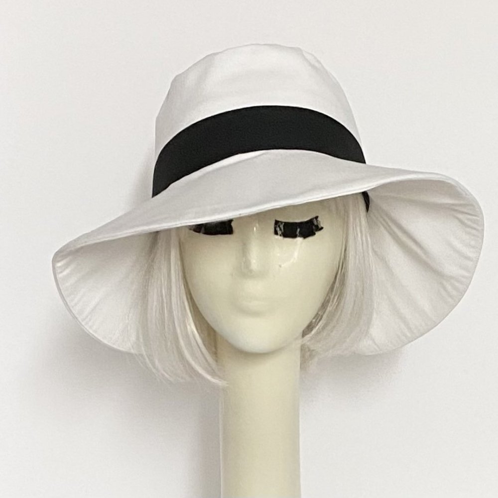 White Black Wide Brim Sun Hat